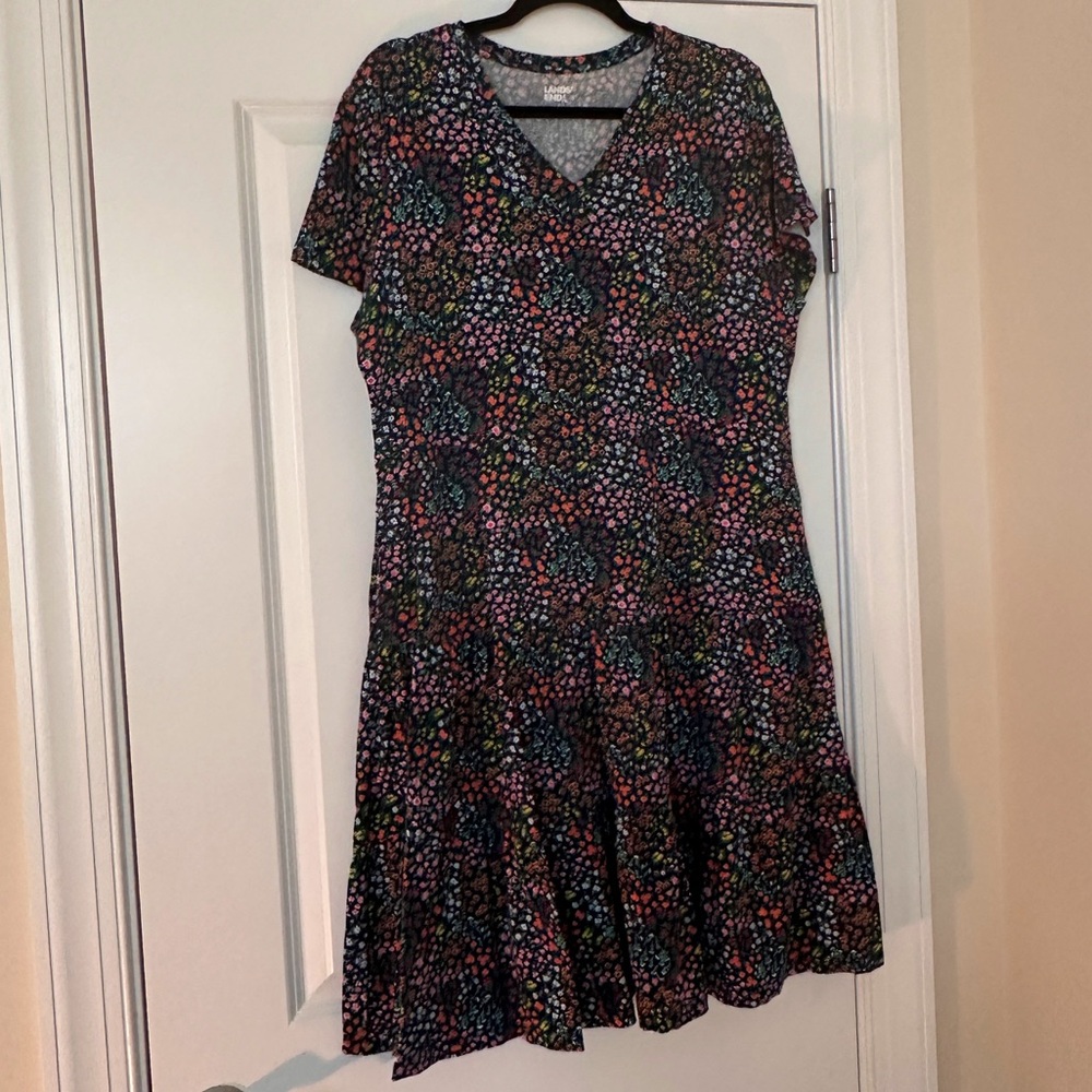 LIKE NEW floral navy tiered tshirt dress